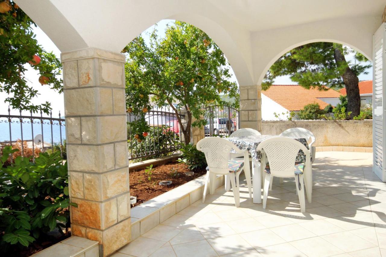 Apartments With A Parking Space Zavalatica, Korcula - 4453 Exterior foto